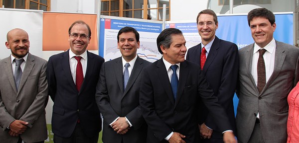 Gobierno de Chile y Minera Escondida firman convenio para el desarrollo de los estudios para teleférico y corredor de transporte público en Antofagasta