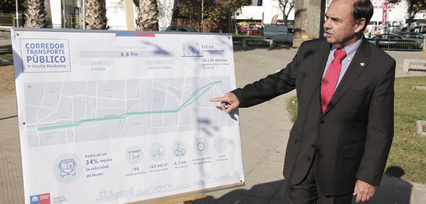 Subsecretario de Transportes Juan Luis Domínguez lanza la extensión del corredor para transporte público en Av. Vicuña Mackena