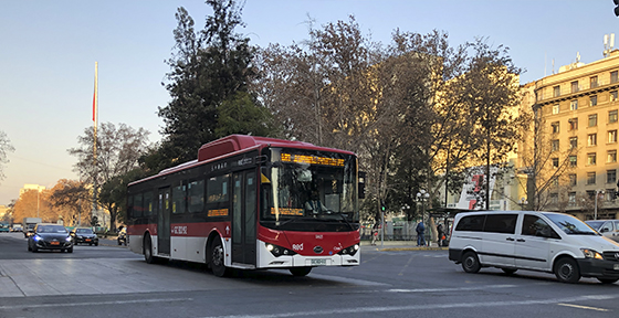 Flujos vehiculares y demanda de pasajeros en transporte público aumentan durante la última semana en el Gran Santiago
