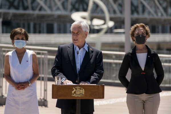 Presidente Piñera anuncia apertura de fronteras en el aeropuerto de Santiago