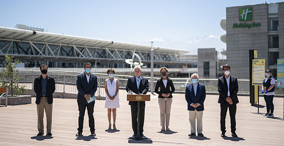 Presidente Piñera anuncia apertura de fronteras en el aeropuerto de Santiago